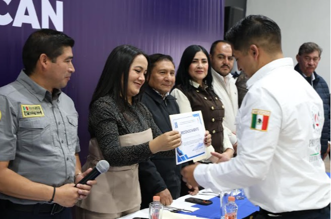 Huixquilucan reconoce a brigadas de Protección Civil