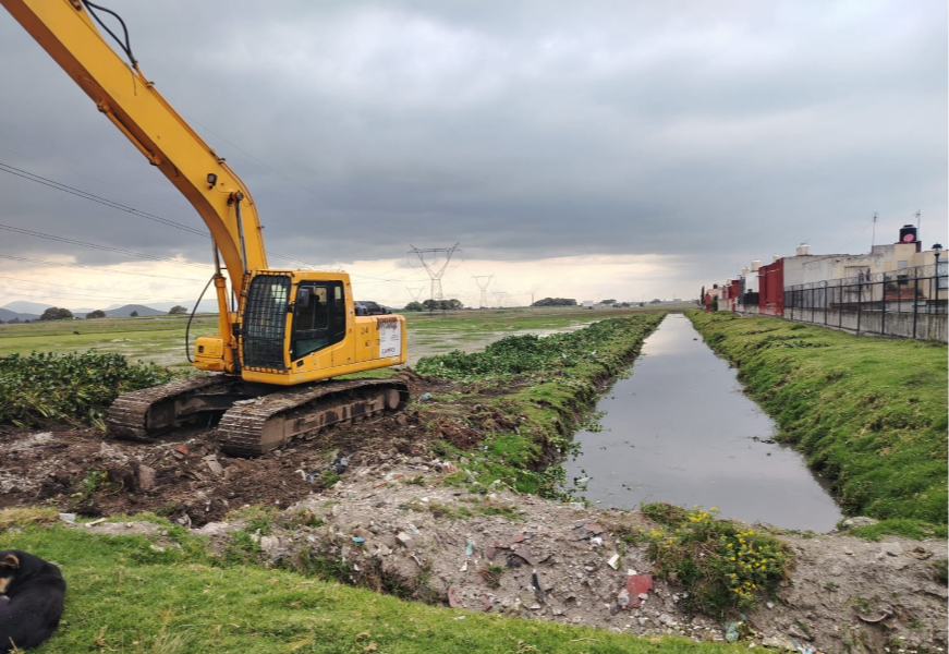 Avanzan labores de limpieza y desazolve del río Lerma en Temoaya