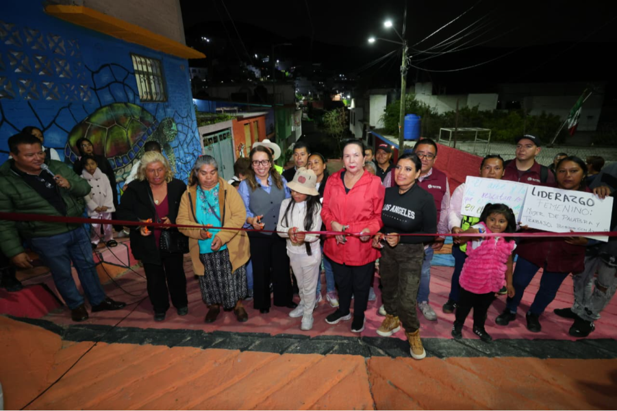 Azucena Cisneros entrega Senderos Seguros en Ecatepec