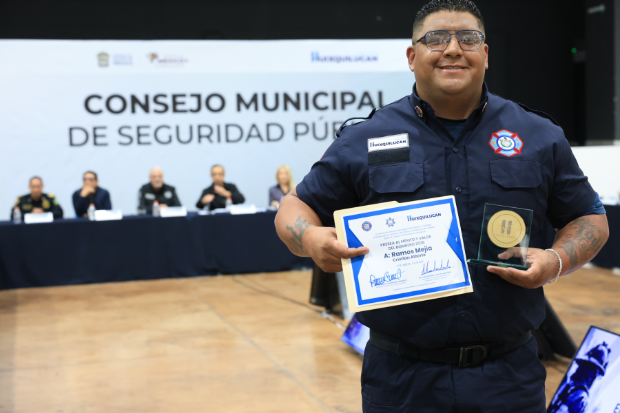 Huixquilucan premia a sus bomberos con hasta $15 mil
