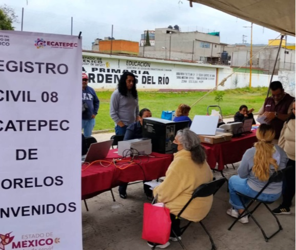 Ecatepec acerca servicios y trámites a las familias