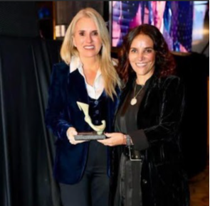 Romina Contreras recibe premio ALMA 2026 por el arte