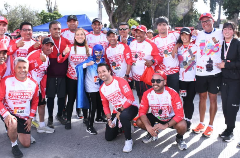Más de mil corredores celebran 155 años de San Mateo Atenco