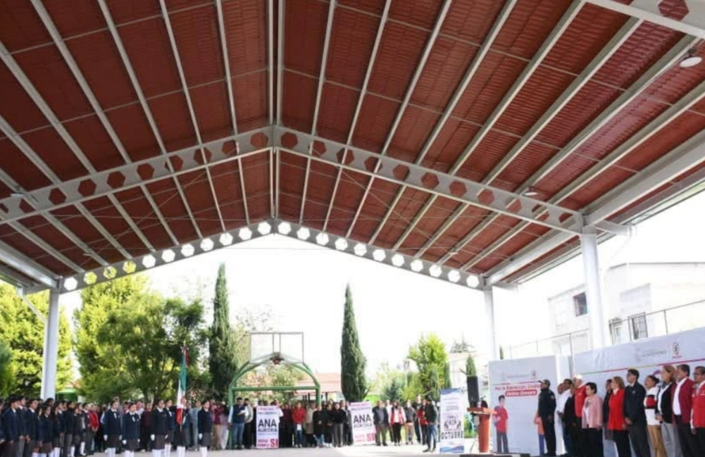 Entregan nueva techumbre en la Preparatoria Oficial 51 en San Mateo Atenco