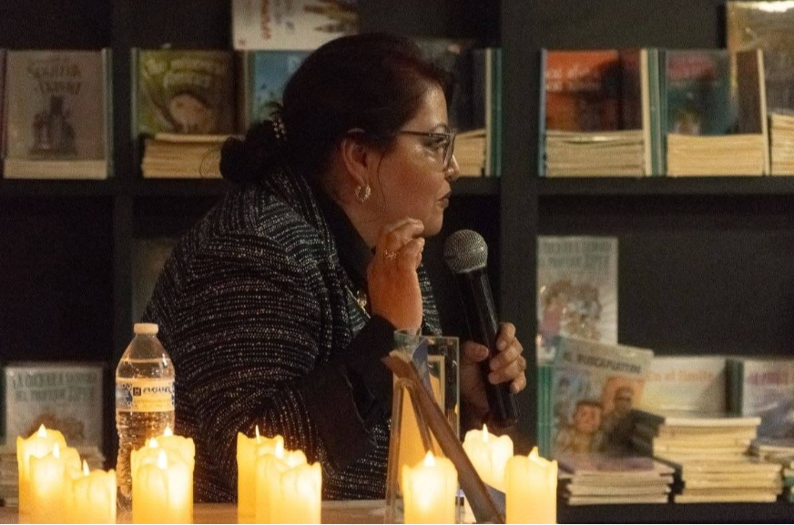 Patricia Robles presenta su novela en encuentro literario