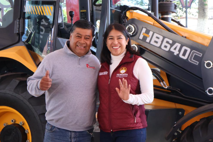Estrenan maquinaria pesada y vehículos de trabajo en Temoaya