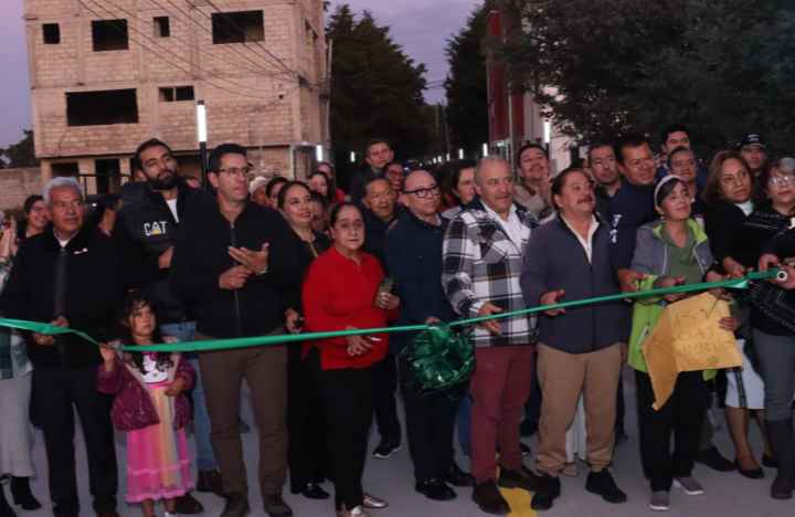 Obras que transforman calles en Zinacantepec