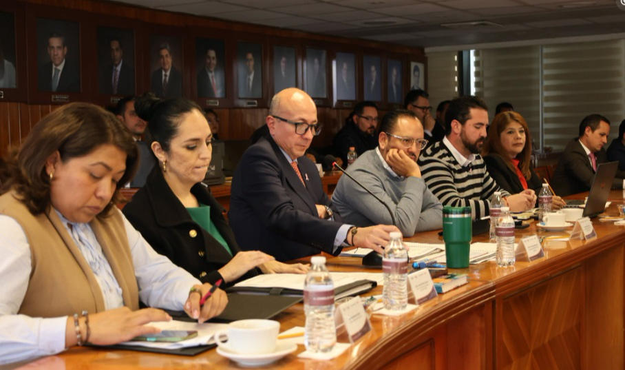 SMSEM prioriza salud y bienestar de docentes del Edomex