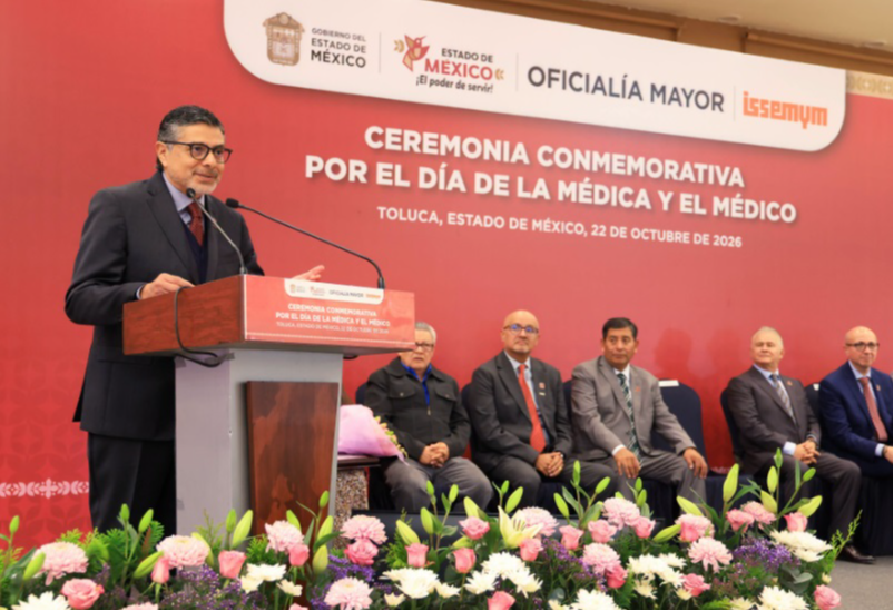 SMSEM reconoce a médicos por su labor e investigación