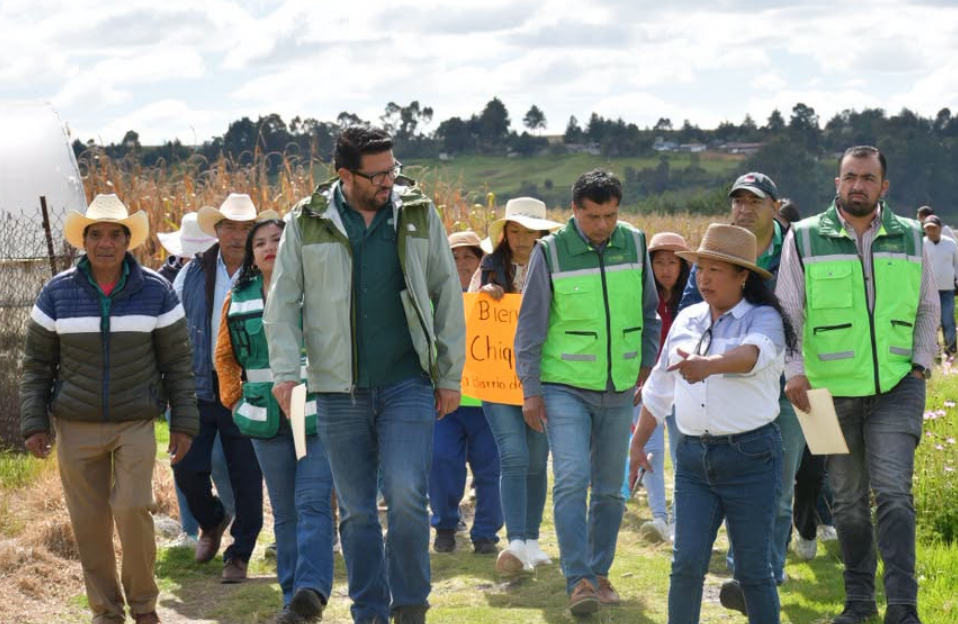 Encementan caminos clave y accesos a la presa en Almoloya de Juárez