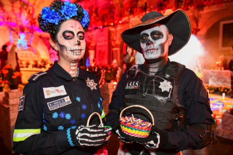 Homenaje a policías caídos en Ofrenda Monumental del Estado de México