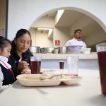 Huixquilucan entrega más de 2 millones de desayunos escolares y 54 mil raciones en comedores comunitarios